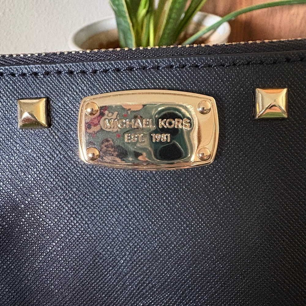 MICHAEL Michael Kors Black Sandrine Stud Large Wristlet NWT - Picture 3 of 7